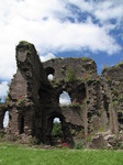 SX07588 Abergavenny Castle Main Tower.jpg